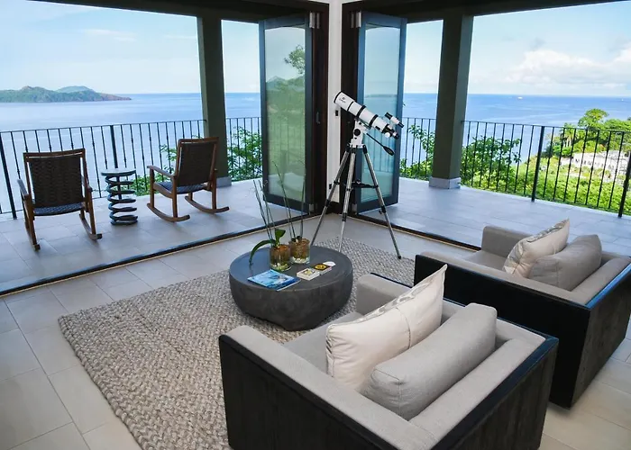 Apartahotel 360 Splendor Del Pacifico Residences 4*