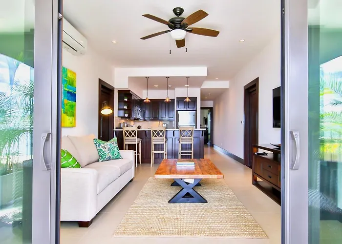 360 Splendor Del Pacifico Residences 4*