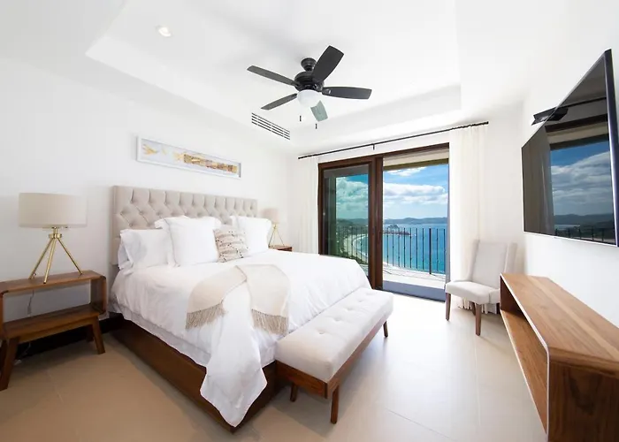 360 Splendor Del Pacifico Residences 4*