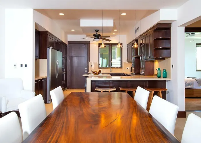 360 Splendor Del Pacifico Residences 4*