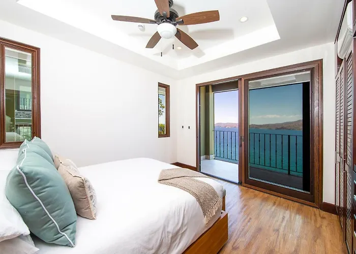 360 Splendor Del Pacifico Residences