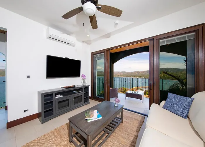 360 Splendor Del Pacifico Residences 4*